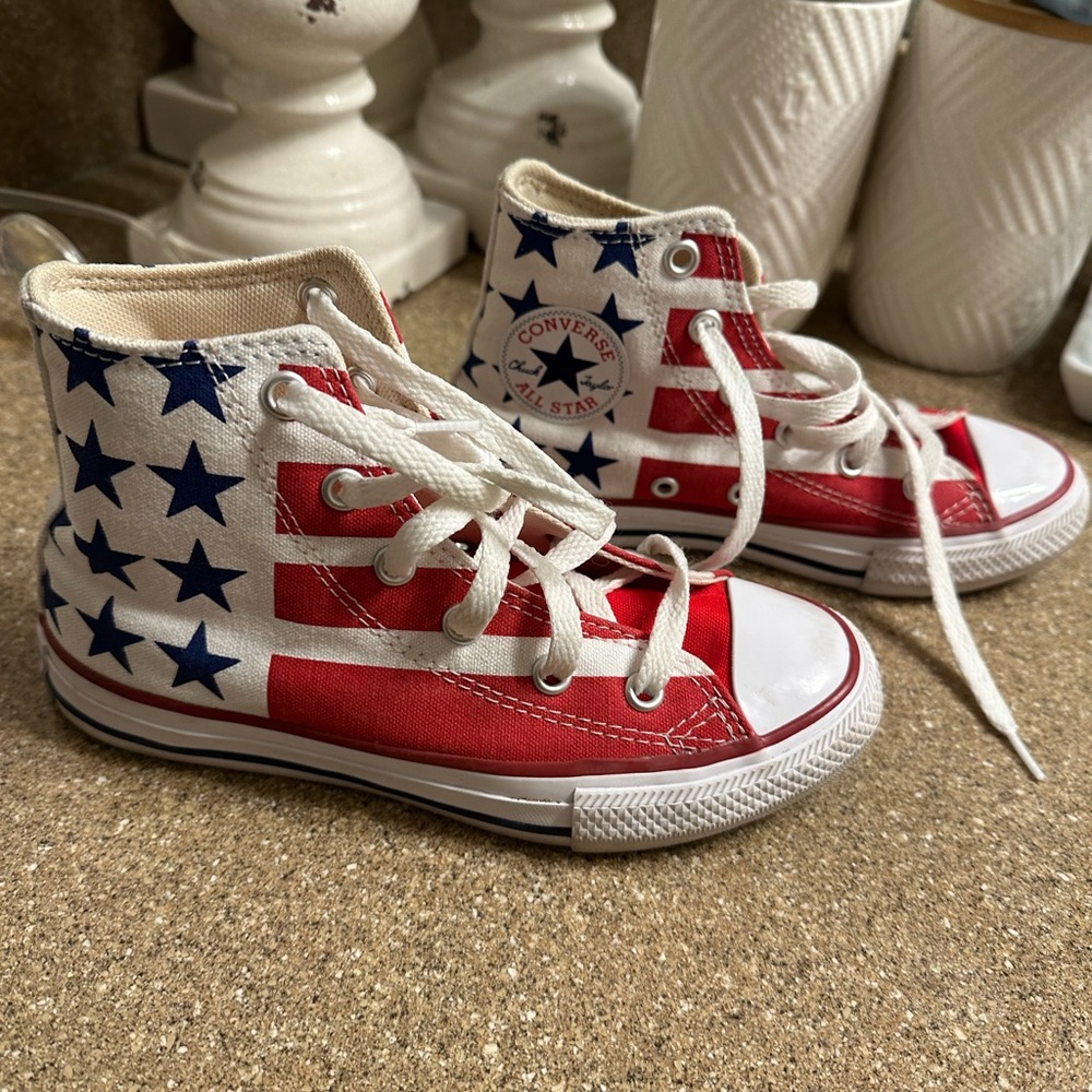 Kids size 13 converse